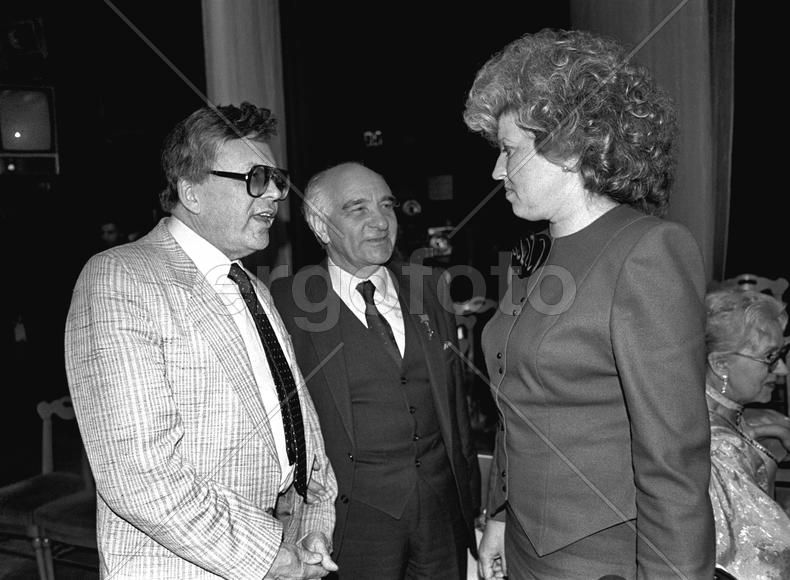 СССР. Ленинград. Андрей Петров, Михаил Аникушин и Валентина Матвиенко