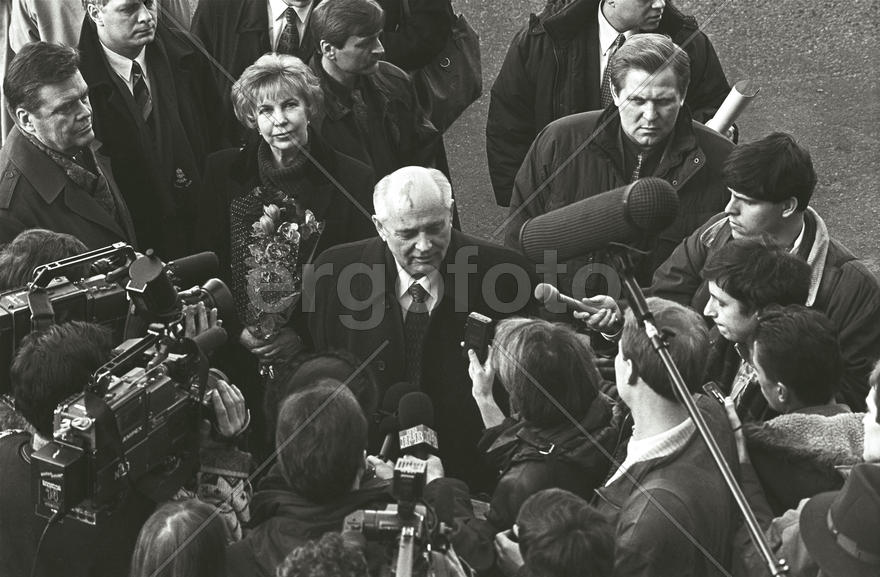 Российская Федерация. Санкт-Петербург. Раиса и Михаил Горбачевы