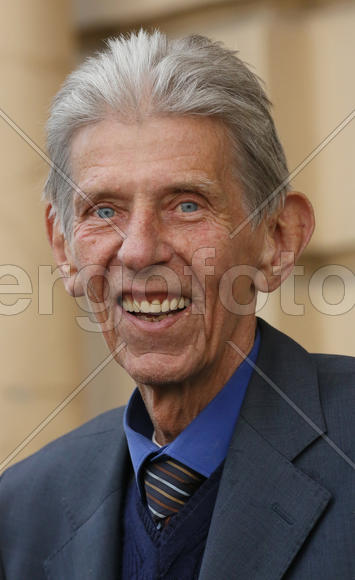 Российская Федерация. Санкт-Петербург.  Писатель Борис Аверин - ведущий творческого вечера