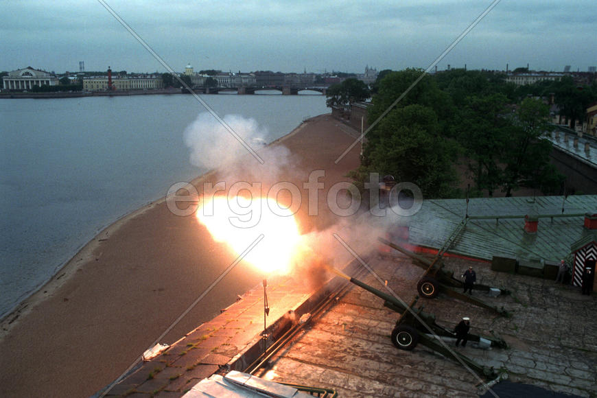 Российская Федерация. Санкт-Петербург. Выстрел полуденной пушки
