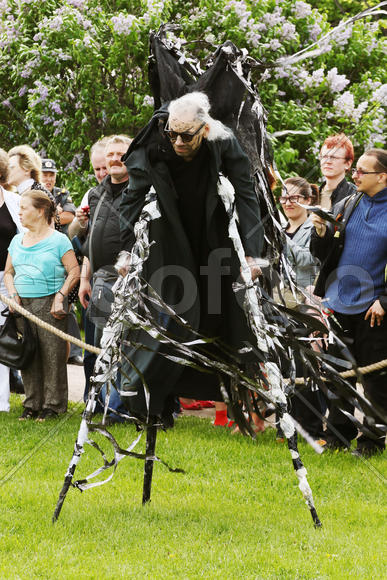 Российская Федерация, Санкт-Петербург. Анвар Либабов. Перформанс на Марсовом поле