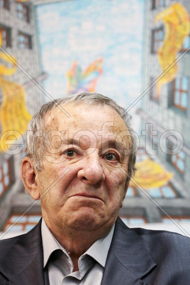 Российская Федерация. Санкт-Петербург. Евгений Татарский. В Книжной лавке писателей