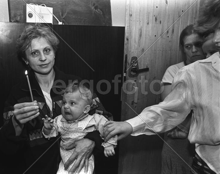 Российская Федерация. Санкт-Петербург. Крещение в неволе. Крещение детей в  Cледственном изоляторе