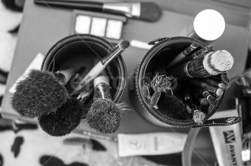 Кисточки в стакане