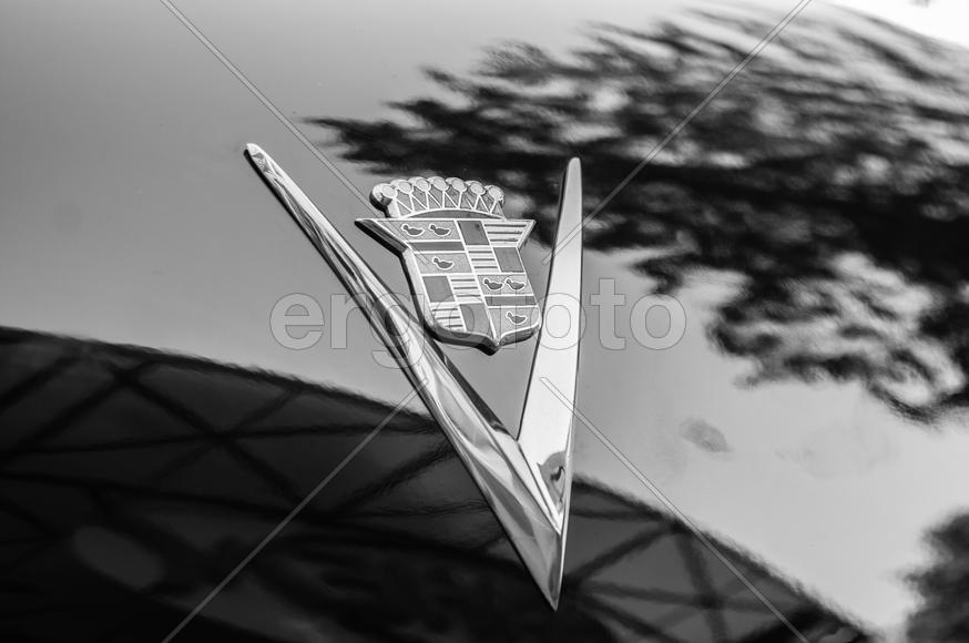 Фирменный знак Cadillac
