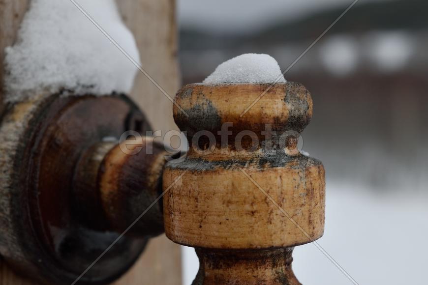 Ручка под снегом