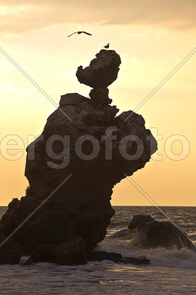 Необычная скала