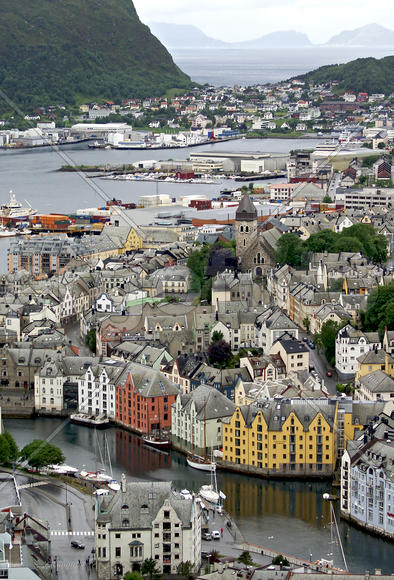 Вид на город Олесунн