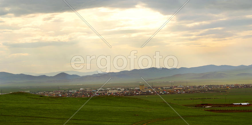 Вид на город Мурэн. Монголия