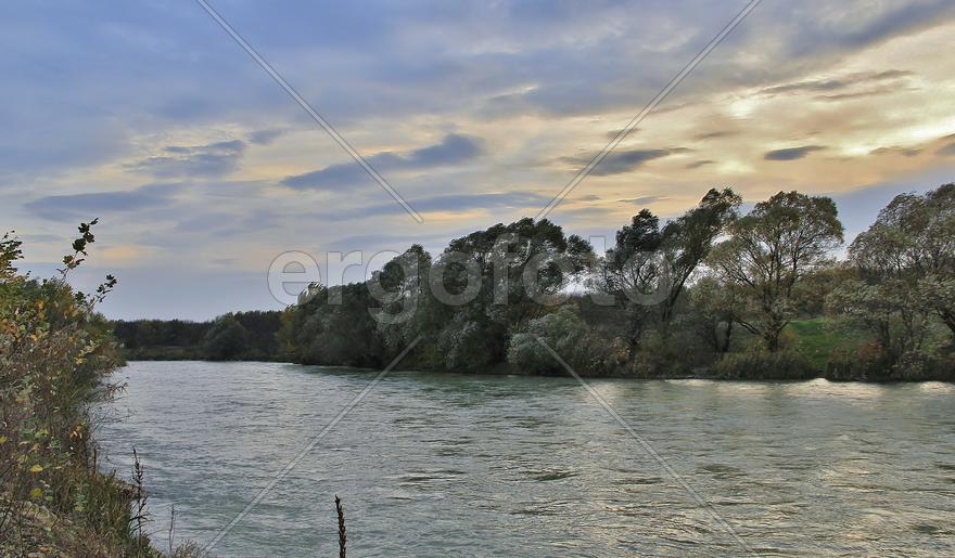 Вечер на реке