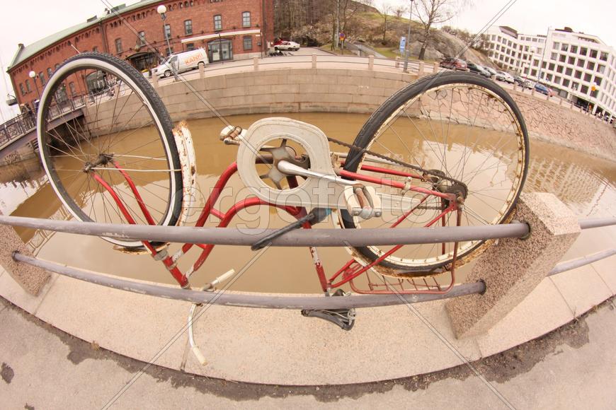 Велосипед ввверх тормашками 