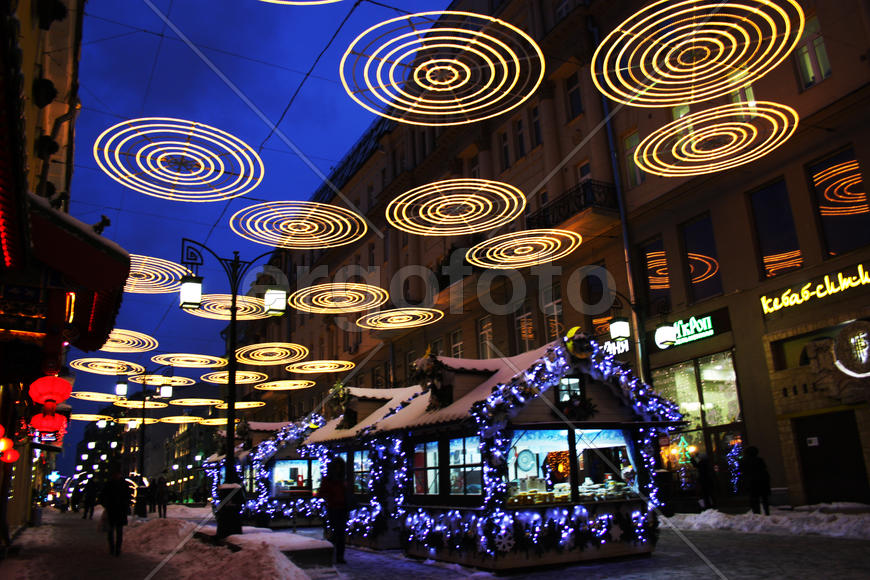 Новогодняя Москва — возле станции Кузнецкий Мост