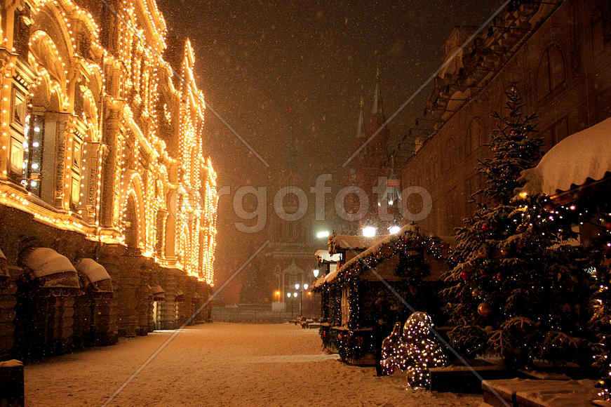 Ночная иллюминация новогодней Москвы
