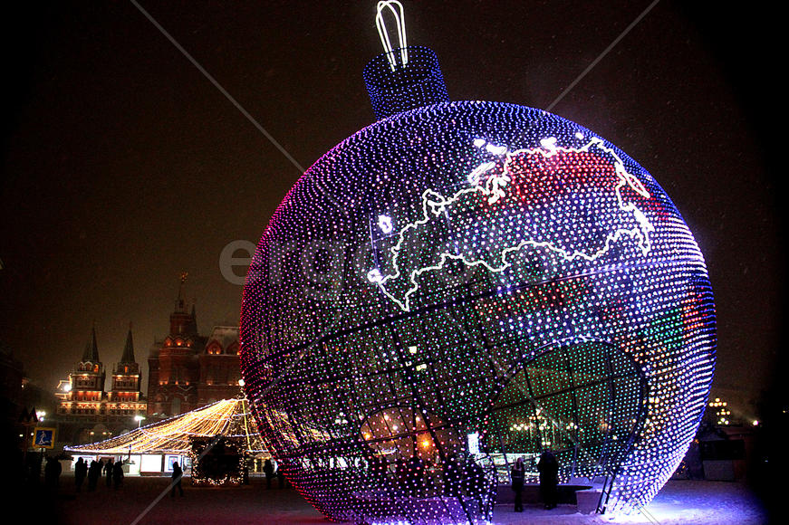 Новогодняя иллюминация ночной Москвы