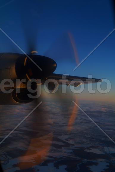 под крылом самолёта