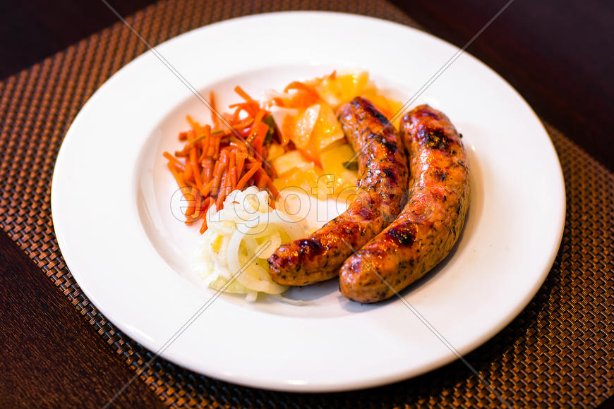 Колбаски с гарниром