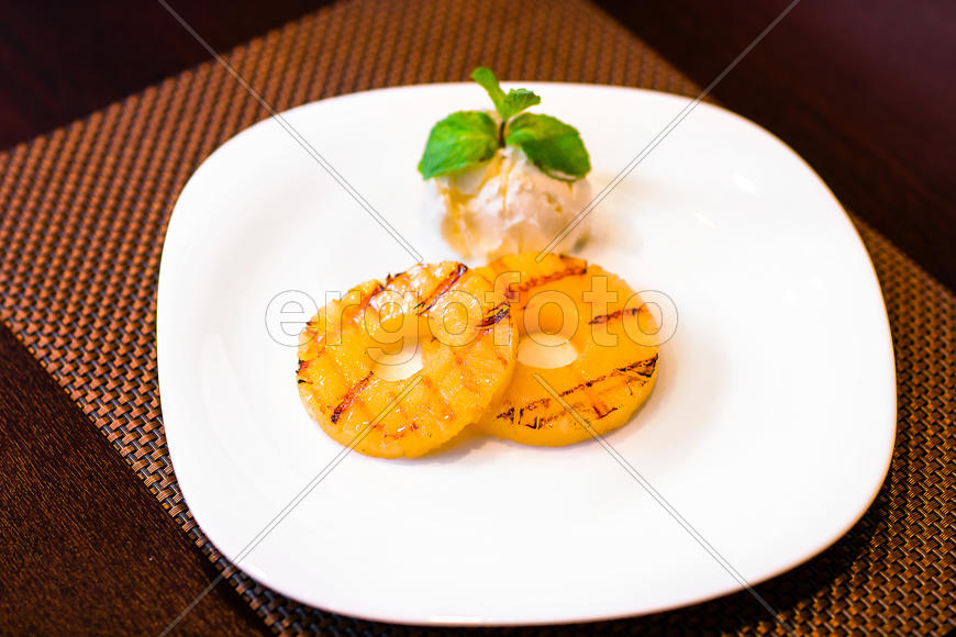 Ананасы-гриль