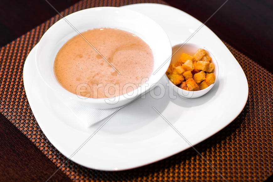 Суп с сухарями