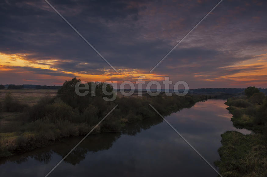 Беларусь: красивый закат и река Неман.