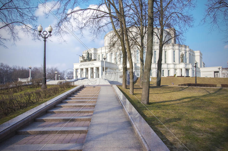 Минск: Театральный сквер и театр оперы и балета