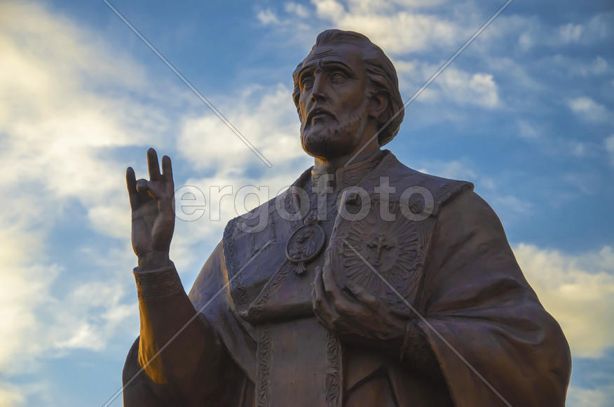 Святой Николай. Статуя. Фрагмент