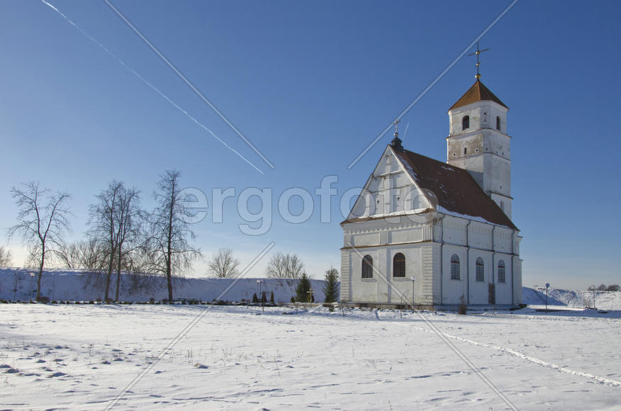 Беларусь, Заславль: старинная Спасо-Преображенская церковь и древний оборонительный вал