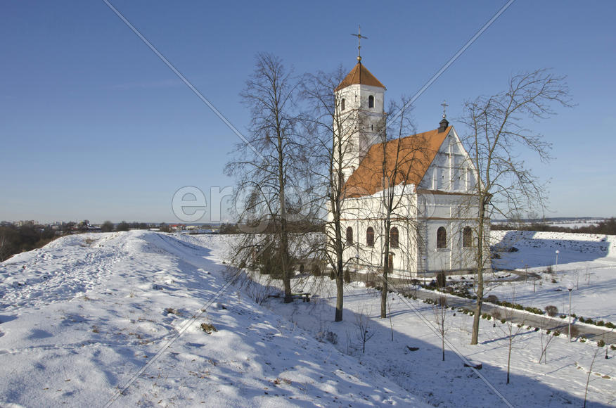 Беларусь, Заславль: старинная Спасо-Преображенская церковь и древний оборонительный вал