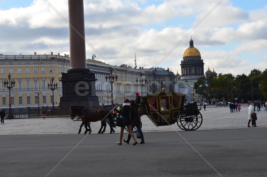 Дворцовая площадь в Санкт-Петербурге 