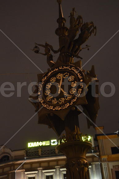 Казань - старинный и современный город освещений ночными огнями. 