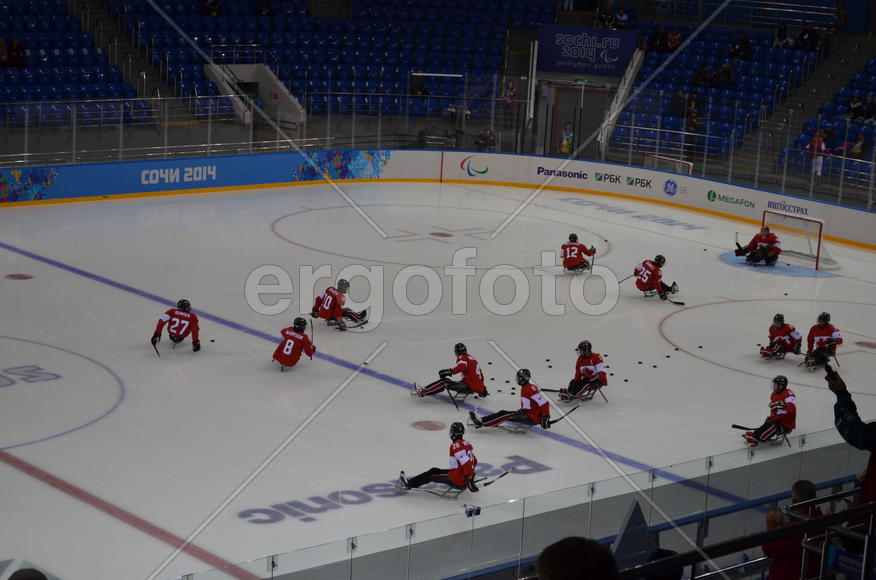 Разминка следжхоккеистов