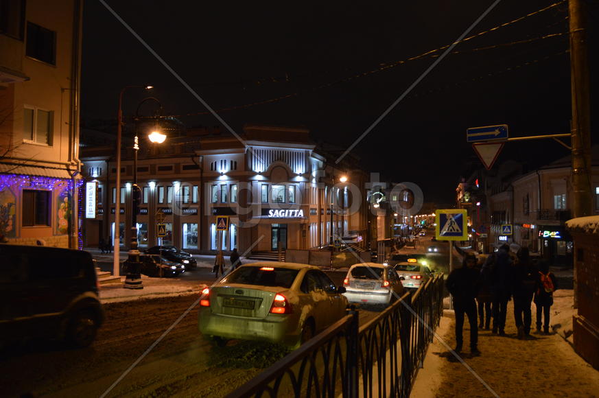 Казань - старинный и современный город освещений ночными огнями. 