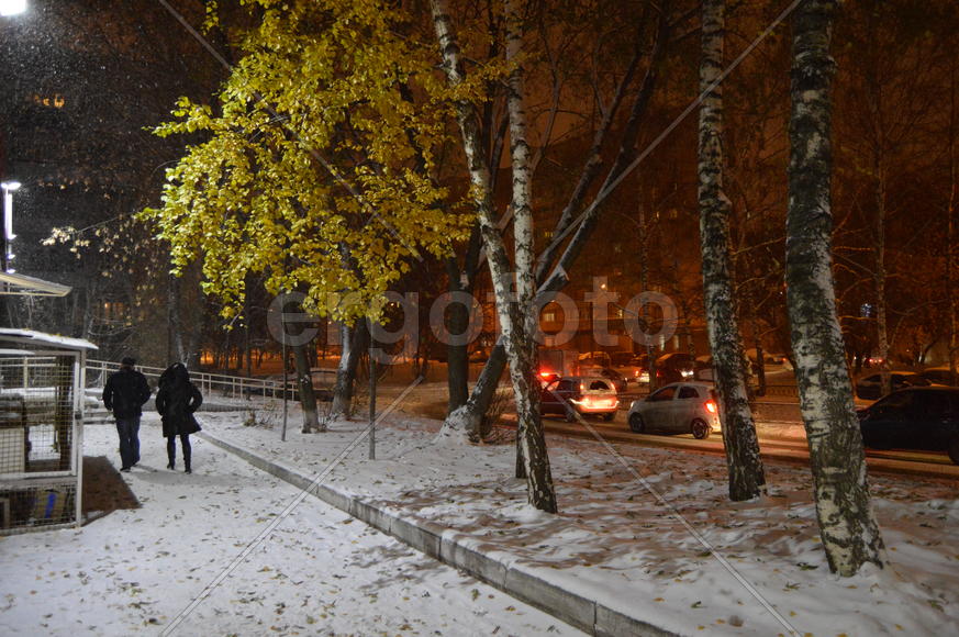 Казань - старинный и современный город освещений ночными огнями. 