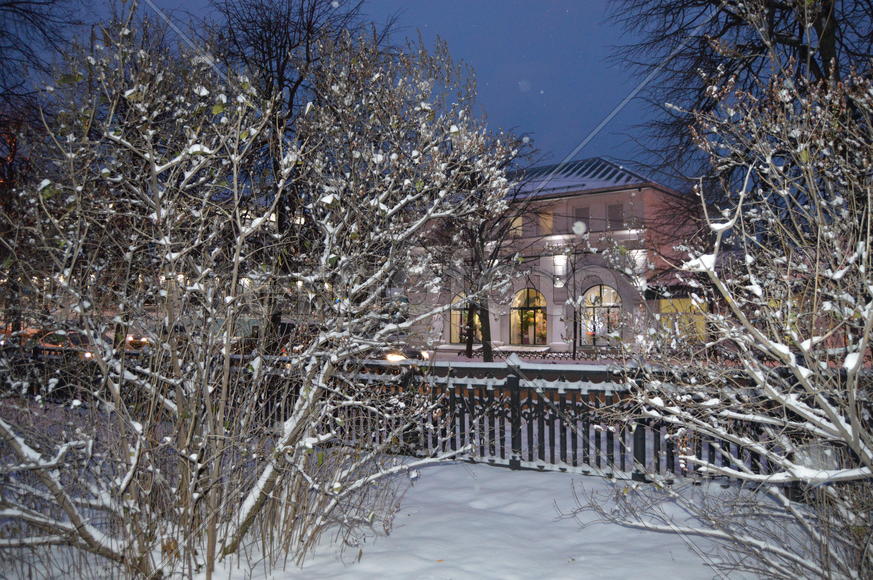 Казань. Заснеженный зимний парк 