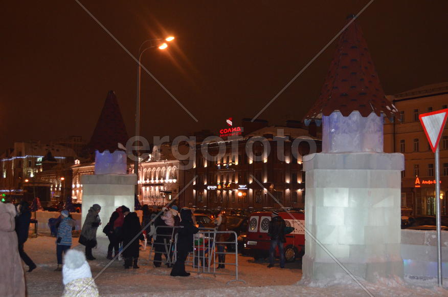 Две башни изо льда