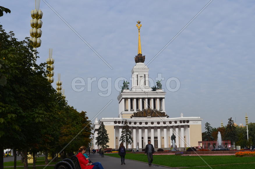 Москва. ВДНХ: Главный павильон