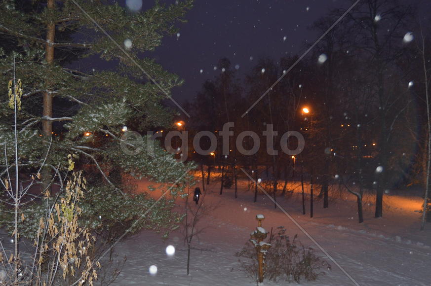 Казань - старинный и современный город освещений ночными огнями. 