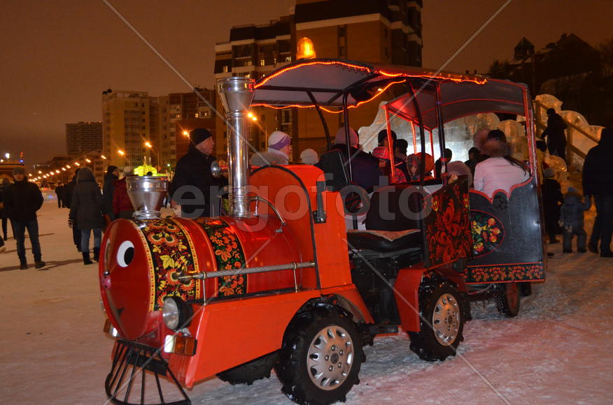Аттракционы детские: Паровозик из ромашкова