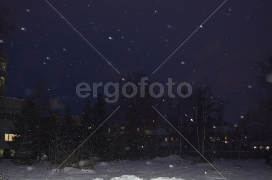 Казань - старинный и современный город освещений ночными огнями. 