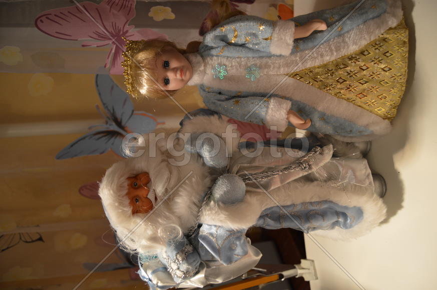 Новогодние игрушки. Снегурочка и Дедушка Мороз 