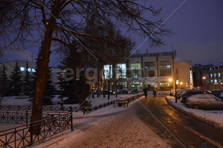 Казань - старинный и современный город освещений ночными огнями. 