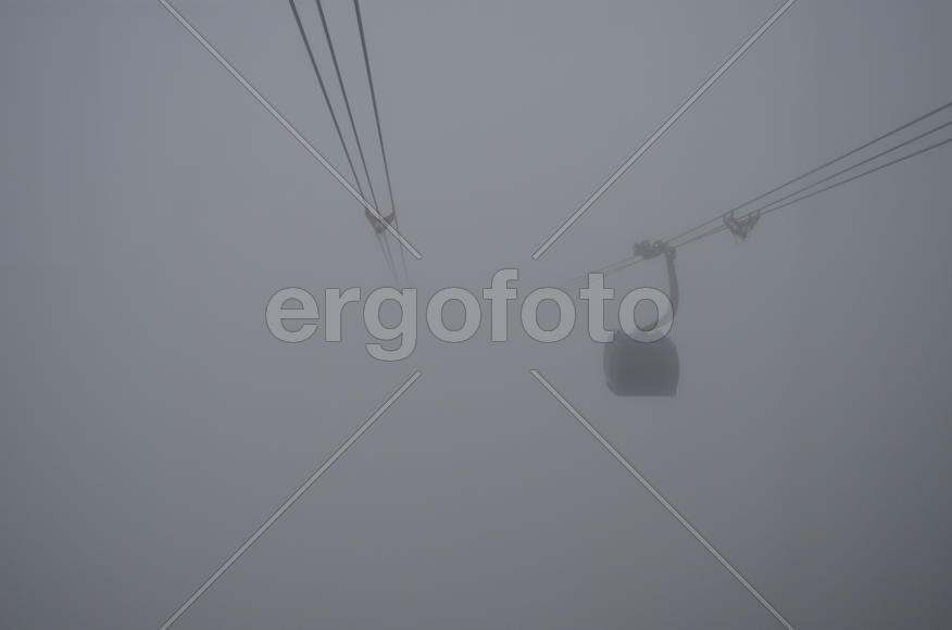 Канатная дорога в облаках