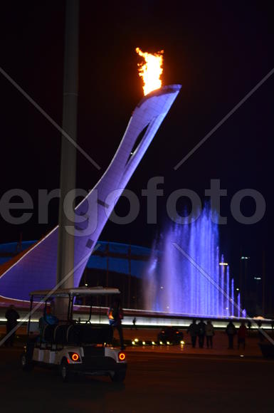 Сочи. Олимпийский огонь. Светомузыкальный фонтан