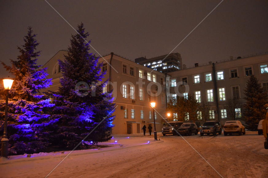 Казань - старинный и современный город освещений ночными огнями. 