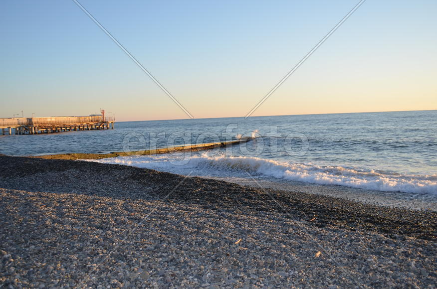 Пустынный пляж