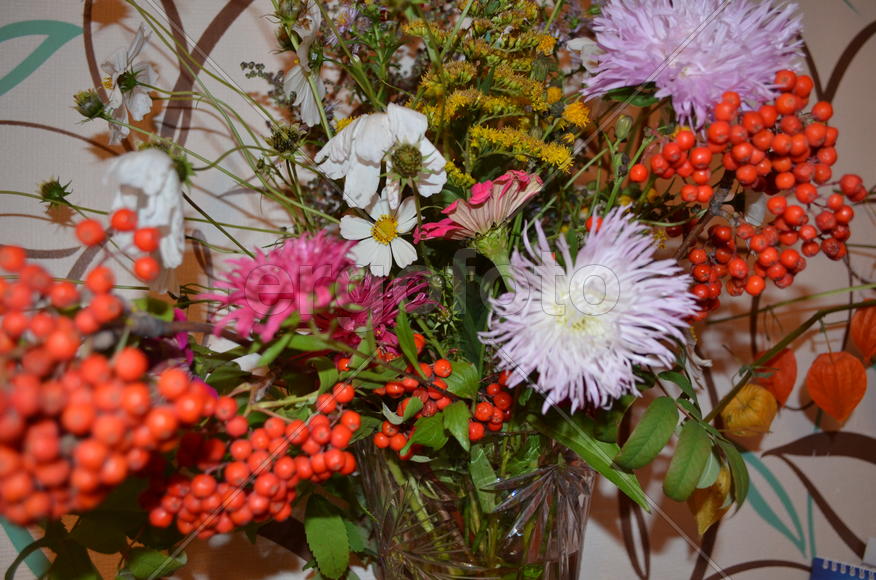 Букет. Композиция из красных цветов 