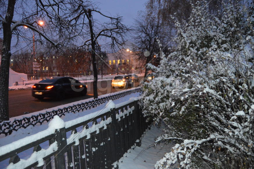 Казань. Заснеженный зимний парк 