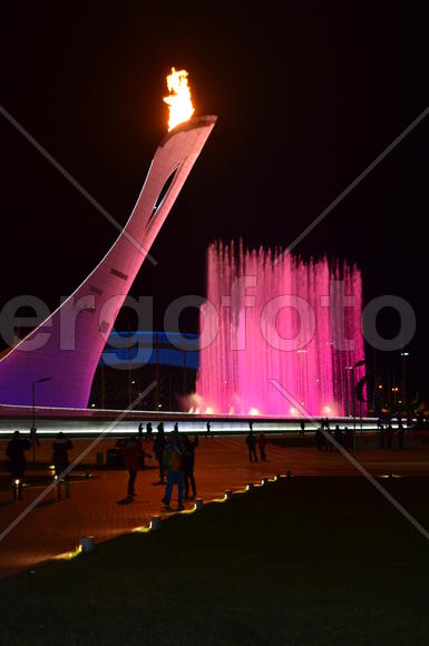 Розовые брызги фонтана