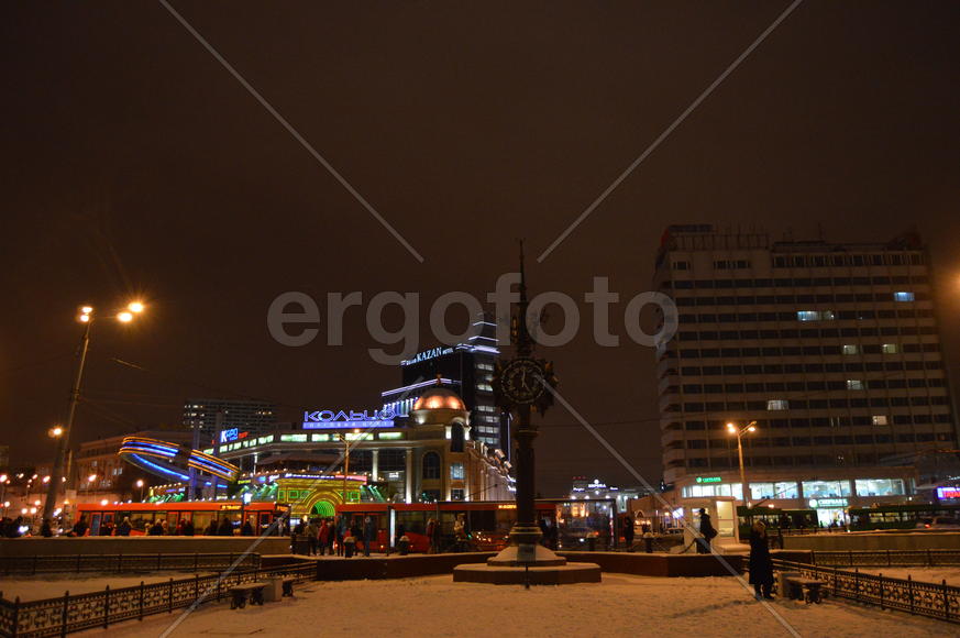 Казань - старинный и современный город освещений ночными огнями. 