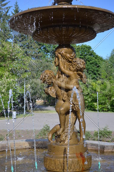 Фонтан с Амурами