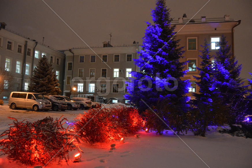 Казань - старинный и современный город освещений ночными огнями. 